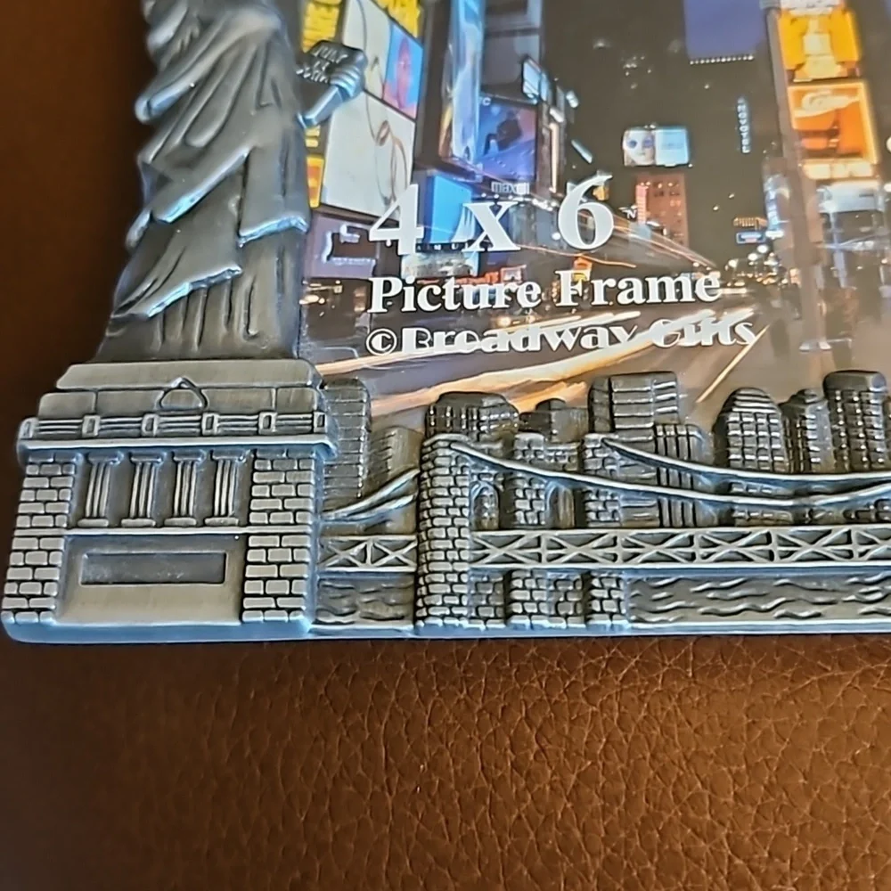 Broadway Gifts tourist souvenir